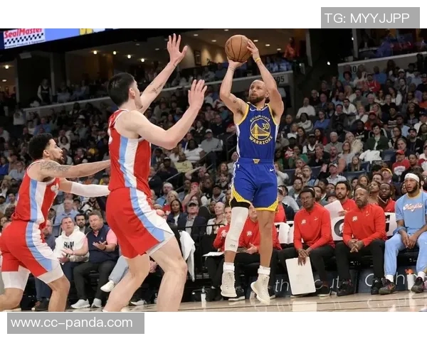 文班和库里在抢断与盖帽总数上表现突出分别位列第一和第二 文班和库里在抢断与盖帽总数上表现突出分别位列第一和第二