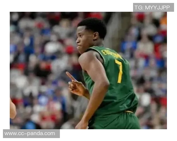 埃奇库姆称恩比德受限仍能得25分完全恢复将助力球队争冠 埃奇库姆称恩比德受限仍能得25分完全恢复将助力球队争冠