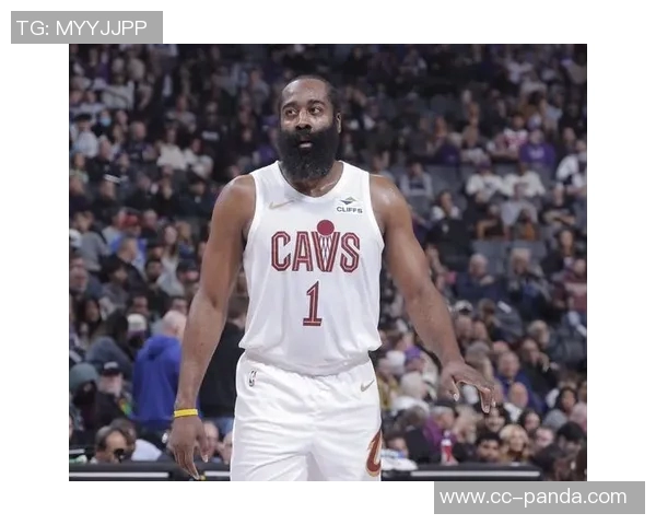 哈登状态低迷25投仅9中贡献24分6助攻6失误球队负担加重正负值惨淡6